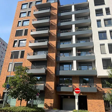Stein In Center With Private Garage Parking 아파트